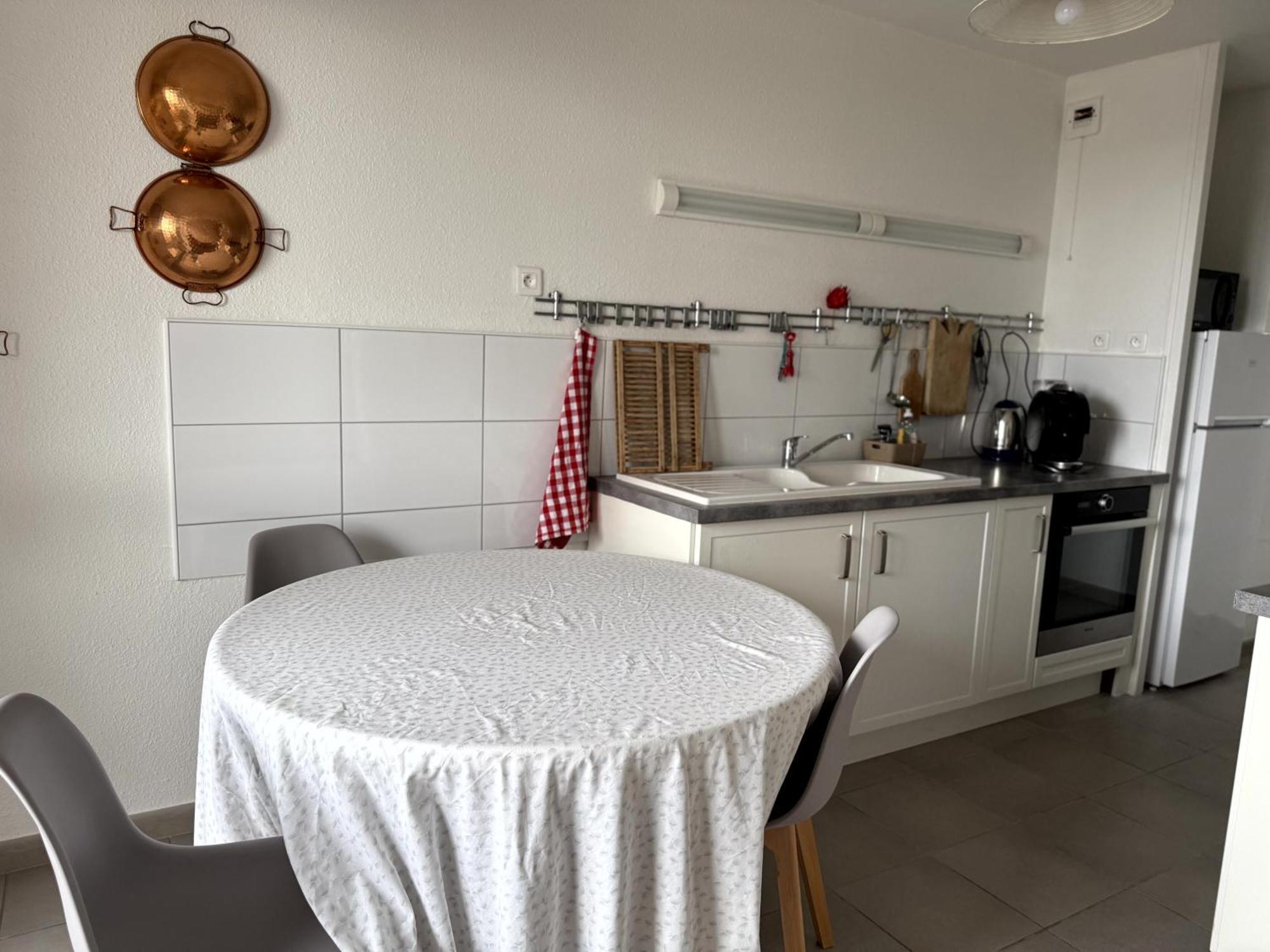 Appartement 4P 70M2 Plein Centre Avec Parking Αζάν Εξωτερικό φωτογραφία